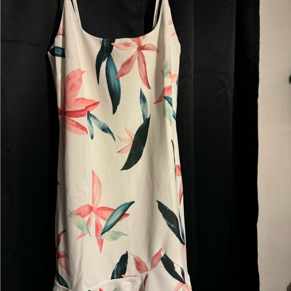 Selfie Leslie White and Pink Floral Dress